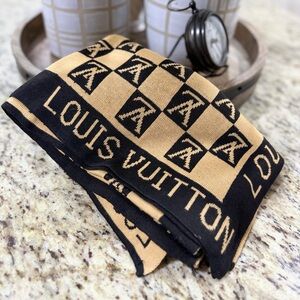 Louis Vuitton Black and Tan Checkered Scarf